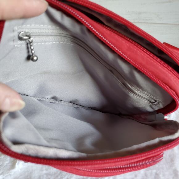 Baggallini Triple Zip Bagg - Picture 5 of 9